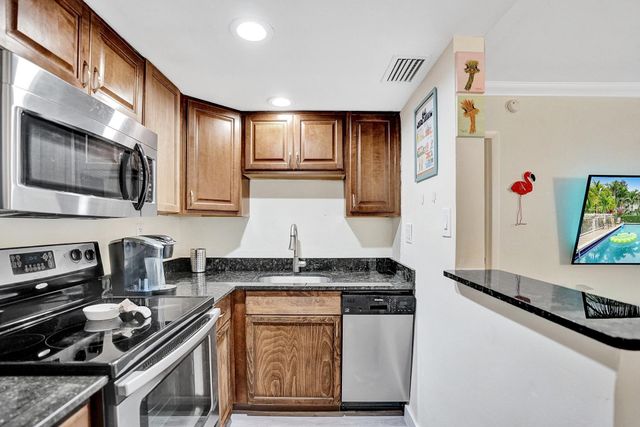 417 NE 17th Ave 4, Fort Lauderdale, FL 33301