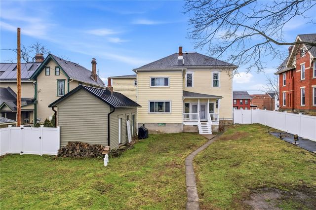 131 S Pitt St, Mercer Boro, PA 16137