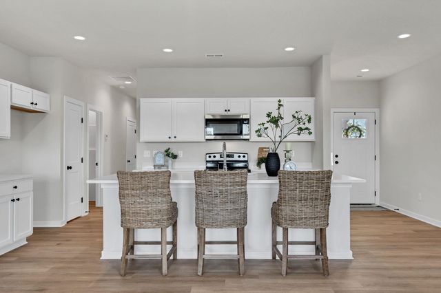 118 & 120 N Gowen St, Goddard, KS 67052