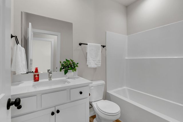 118 & 120 N Gowen St, Goddard, KS 67052