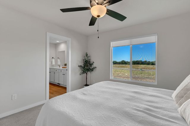 118 & 120 N Gowen St, Goddard, KS 67052