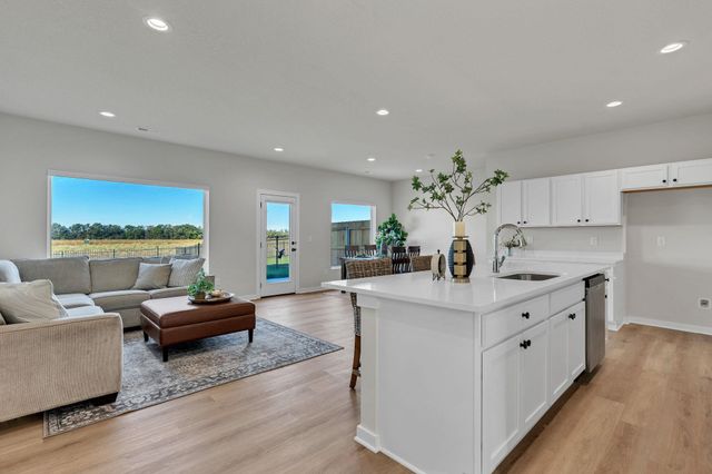 118 & 120 N Gowen St, Goddard, KS 67052