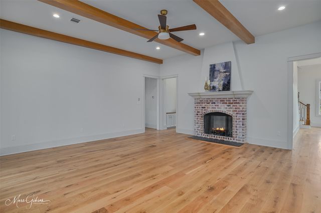 305 Nightfall Court, Bossier City, LA 71111