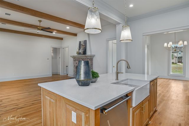 305 Nightfall Court, Bossier City, LA 71111