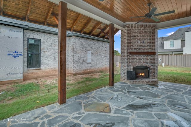 305 Nightfall Court, Bossier City, LA 71111