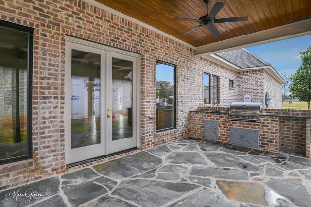 305 Nightfall Court, Bossier City, LA 71111