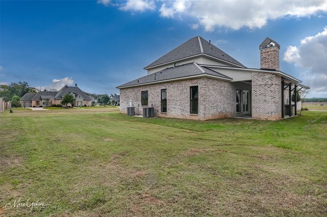305 Nightfall Court, Bossier City, LA 71111