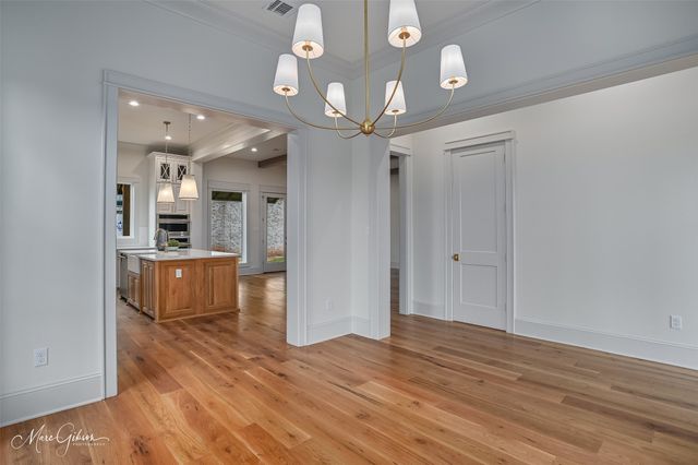 305 Nightfall Court, Bossier City, LA 71111