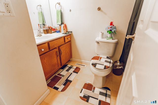 16 Wishing Well Lane 16, New Milford, CT 06776