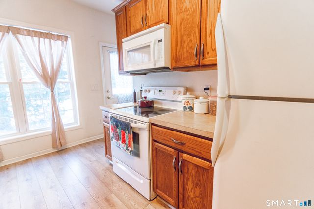 16 Wishing Well Lane 16, New Milford, CT 06776