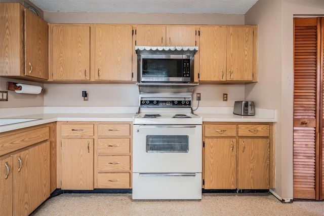 7954 KNOX LOOP, New Port Richey, FL 34655