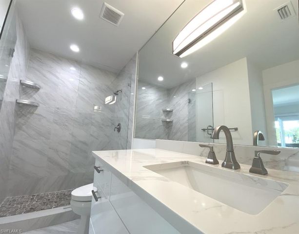 995 9th AVE S 4, Naples, FL 34102