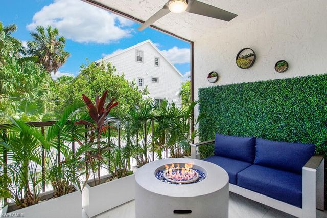 995 9th AVE S 4, Naples, FL 34102