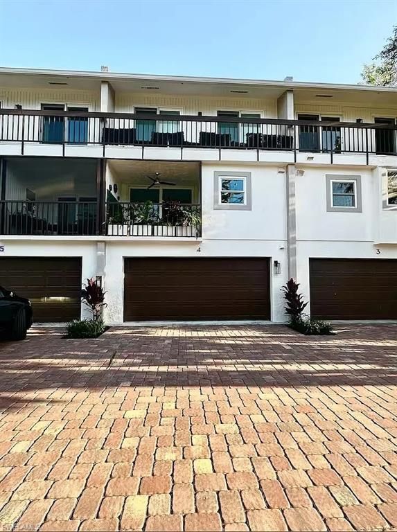 995 9th AVE S 4, Naples, FL 34102