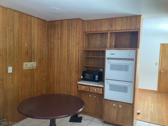 10725 York Road, North Royalton, OH 44133