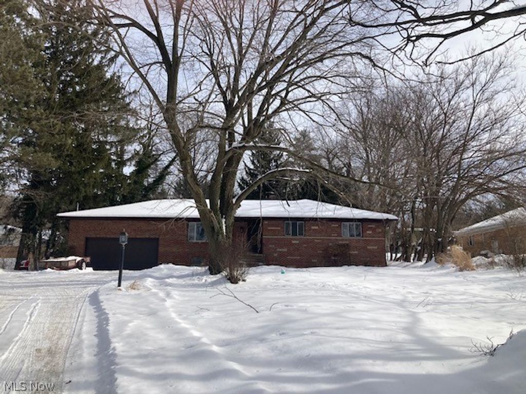 10725 York Road, North Royalton, OH 44133