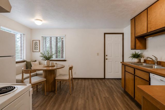19968 Double Tree Court, Bend, OR 97702