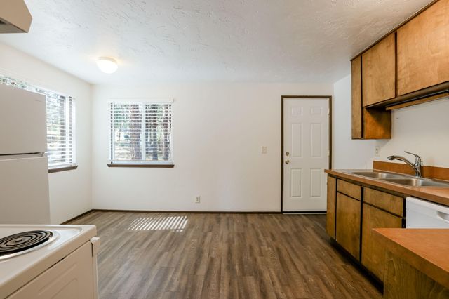 19968 Double Tree Court, Bend, OR 97702
