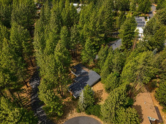 19968 Double Tree Court, Bend, OR 97702