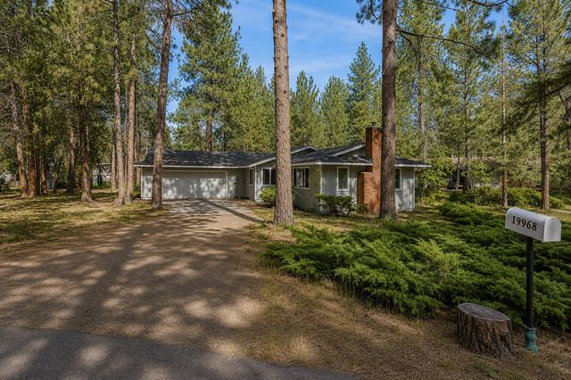 19968 Double Tree Court, Bend, OR 97702