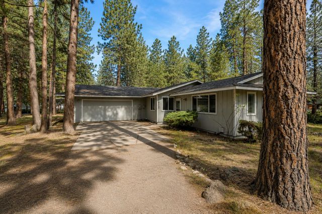 19968 Double Tree Court, Bend, OR 97702