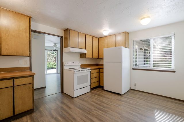 19968 Double Tree Court, Bend, OR 97702