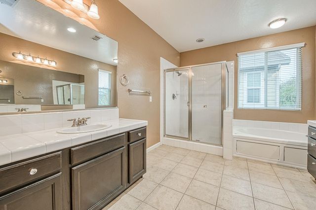 4386 W Artemisa Drive, Fresno, CA 93722