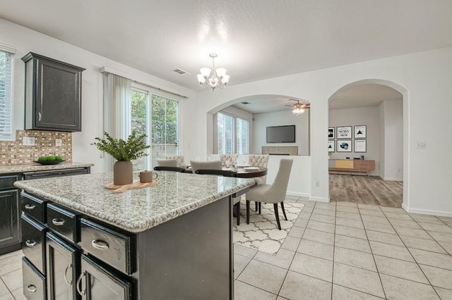 4386 W Artemisa Drive, Fresno, CA 93722