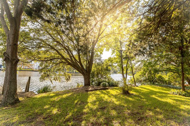 713 Lake Frances Drive, Charleston, SC 29412