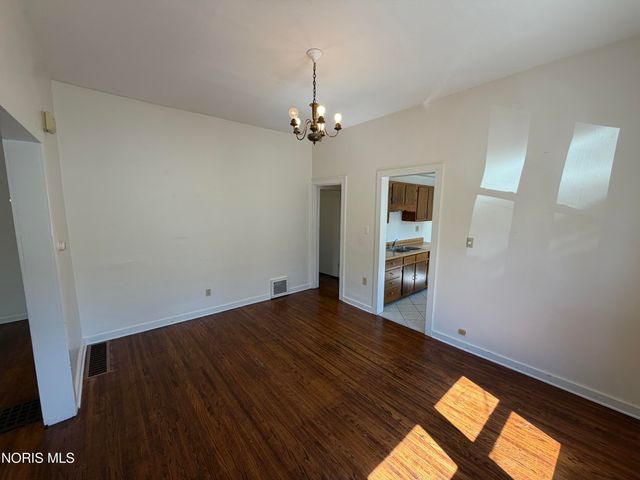 582 South Avenue, Toledo, OH 43609