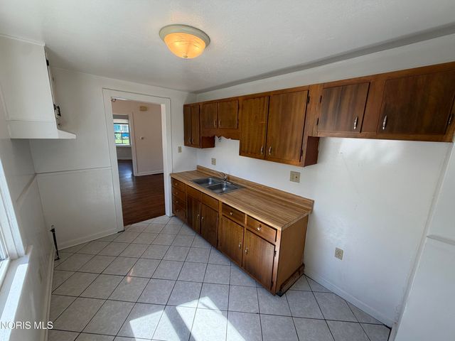 582 South Avenue, Toledo, OH 43609