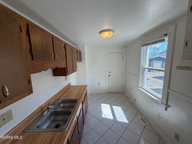 582 South Avenue, Toledo, OH 43609