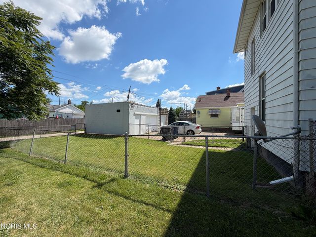 582 South Avenue, Toledo, OH 43609