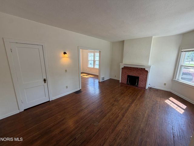 582 South Avenue, Toledo, OH 43609