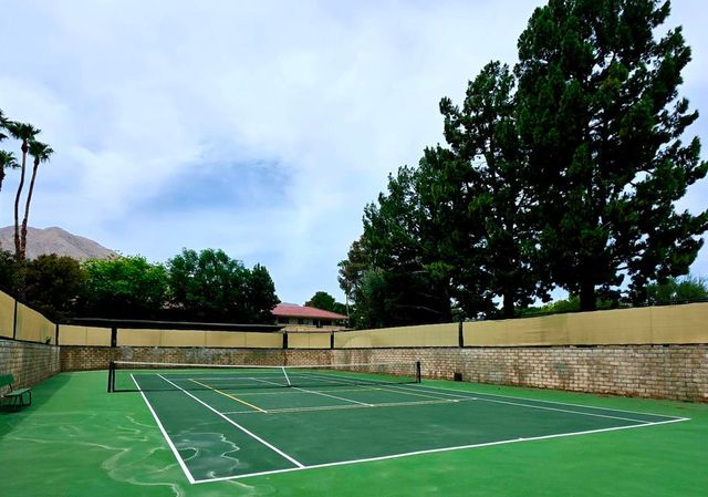 680 N Ashurst Court 215, Palm Springs, CA 92262