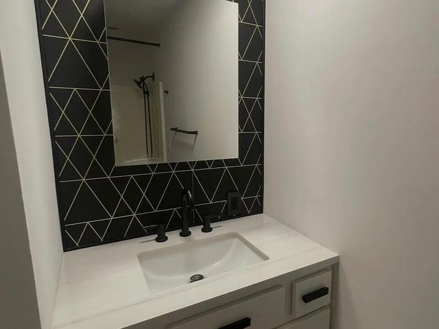 680 N Ashurst Court 215, Palm Springs, CA 92262