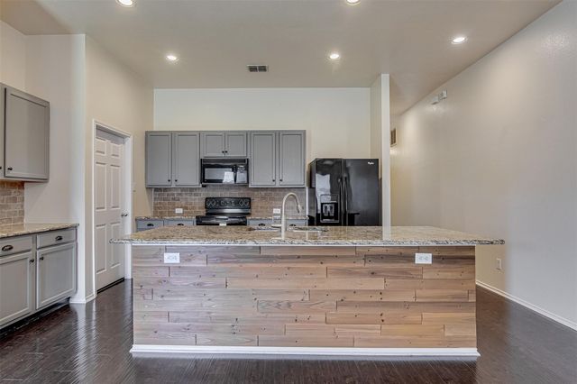 931 Hunter Lane, Burleson, TX 76028