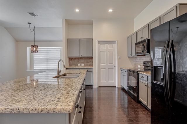 931 Hunter Lane, Burleson, TX 76028