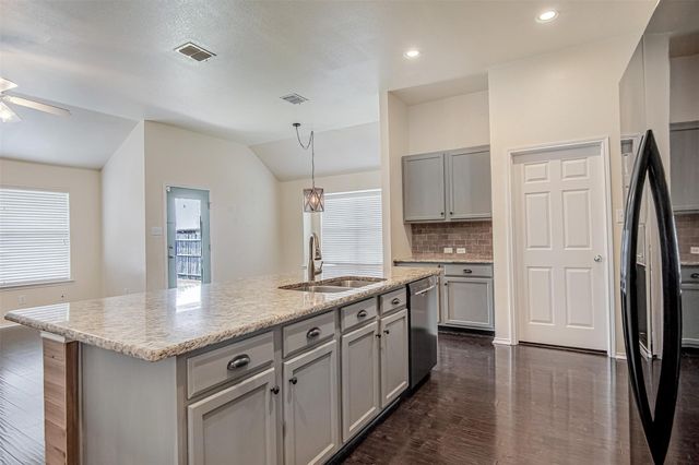 931 Hunter Lane, Burleson, TX 76028