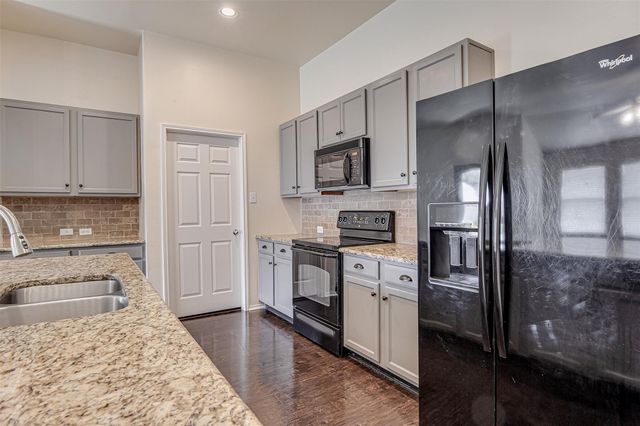 931 Hunter Lane, Burleson, TX 76028