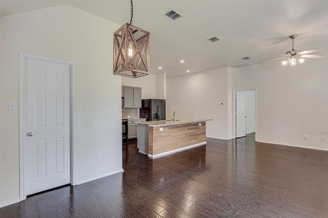 931 Hunter Lane, Burleson, TX 76028