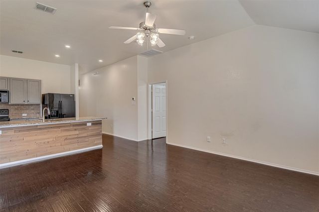 931 Hunter Lane, Burleson, TX 76028