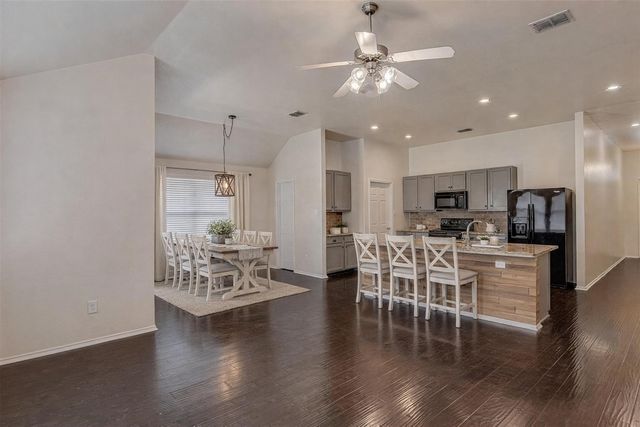 931 Hunter Lane, Burleson, TX 76028