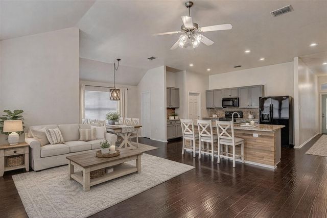 931 Hunter Lane, Burleson, TX 76028