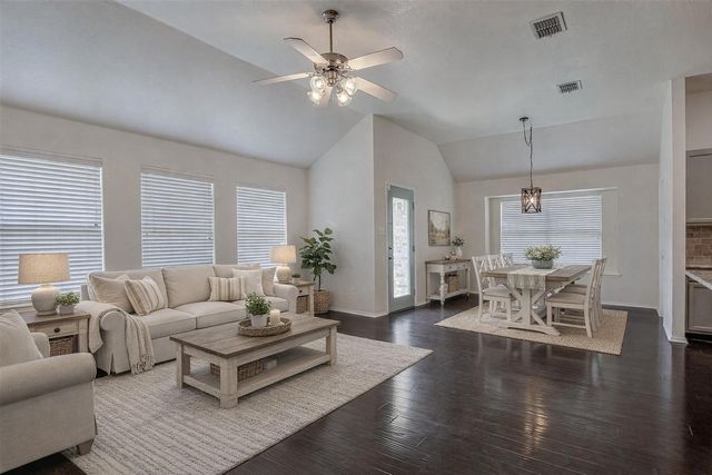 931 Hunter Lane, Burleson, TX 76028