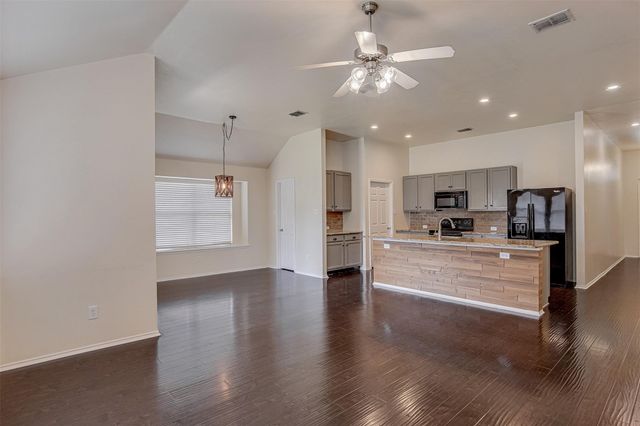 931 Hunter Lane, Burleson, TX 76028