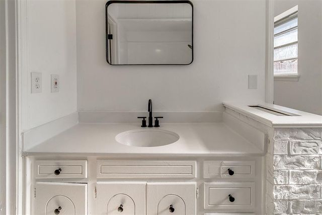 4300 Bonaparte Boulevard, Oklahoma City, OK 73110