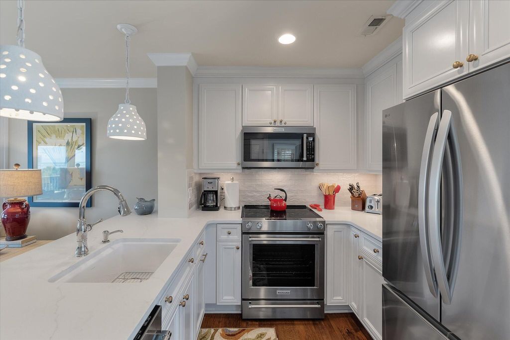 Image 16 of property listing at 9000 Palmetto Drive Drive A301, Isle Of Palms, SC 29451