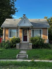 7275 Meadow Avenue, Warren, MI 48091