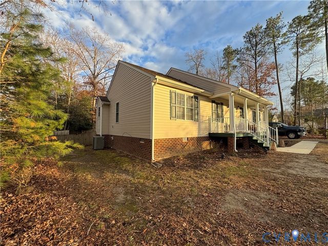 211 Pine Ridge Rd, Aylett, VA 23009